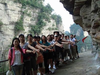 张家界凤凰怎样玩哪些地方值得去几天合适须要伴自由行导游么?