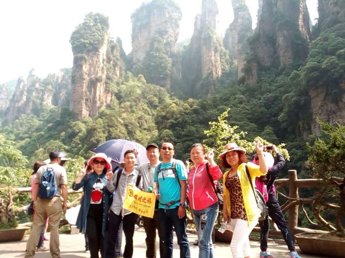 张家界专业一对一导游服务 美女导游带您纯玩无购物，尽享自然奇景