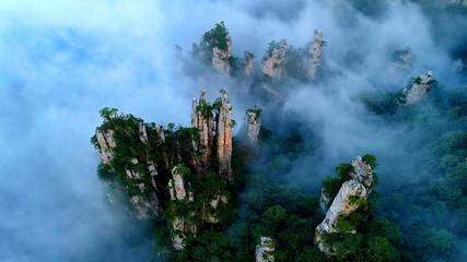 张家界武陵源景区实施游客分流，导游需灵活调整服务策略