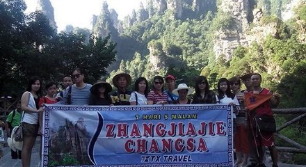 Phoenix Zhangjiajie English-Speaking Tour Guide - Guided Companion in Zhangjiajie
