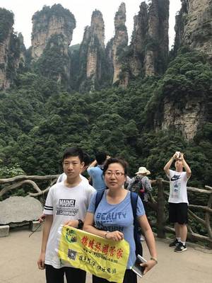 张家界纯玩旅游攻略及美女导游联系方式